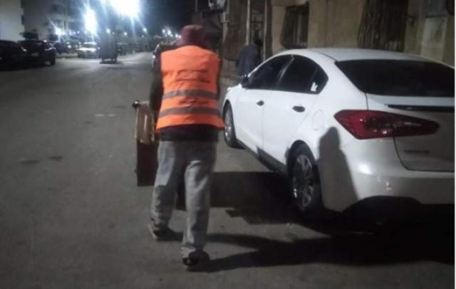 لمواجهة كورونا.. حملات ليلية لرفع أكوام وتلال القمامة بحي الزهور ببورسعيد