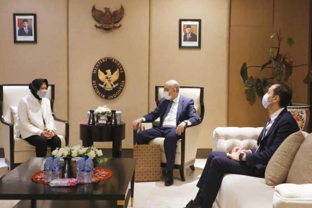 السفير المصرى فى إندونيسيا يلتقي مع وزيرة الشئون الاجتماعية بجمهورية إندونيسيا