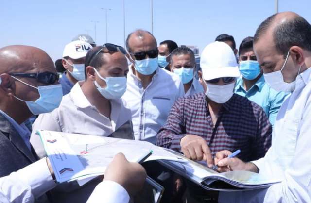 وزير النقل خلال جولته