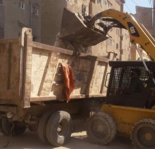 رفع 140 طن من القمامة والتحفظ على عدد من الشيش بالفشن جنوب بني سويف 