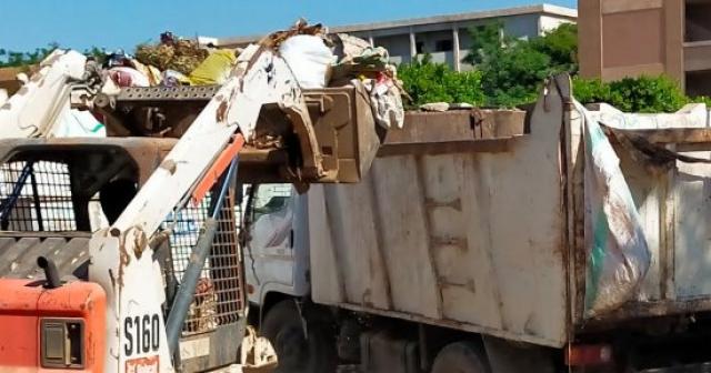 رفع 113 طن من القمامة والمخلفات بالشوارع باهناسيا ببنى سويف
