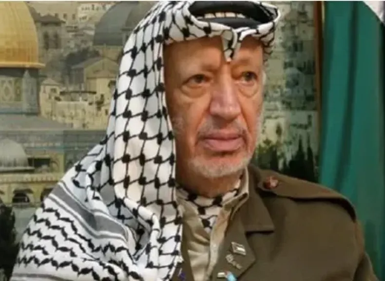 رحل الصوت وبقى الصدى.. 21 عاما على رحيل ياسر عرفات