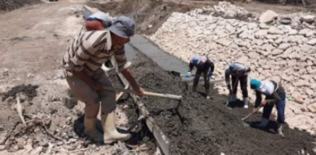 عمليات تبطين الترع بمحافظة البحيرة