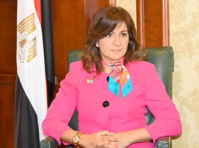 وزيرة الهجرة تلتقى الجالية المصرية بدبى وتؤكد: يجب تربية أولادنا على حب الوطن