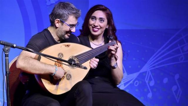 الفنان السوري غسان اليوسف وزوجته المصرية دينا عبد الحميد