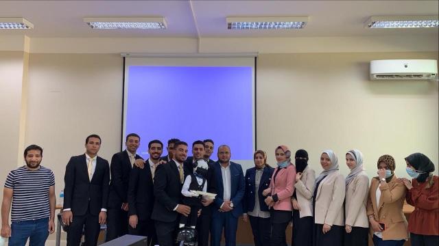 طلاب حاسبات ومعلومات