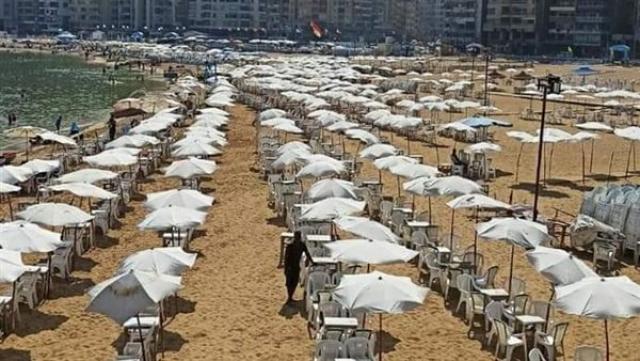 انتشال جثة الشاب الغريق في شاطئ سيدي بشر بالإسكندرية
