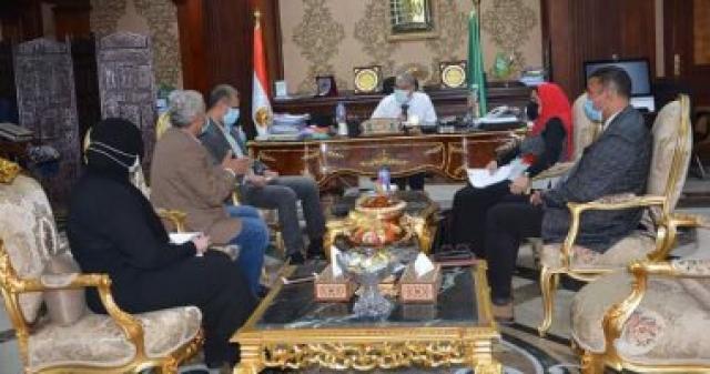 اللواء أسامة القاضى محافظ المنيا يعقد اجتماعاً طارئا لإيجاد حلول لمشكلة انقطاع المياه