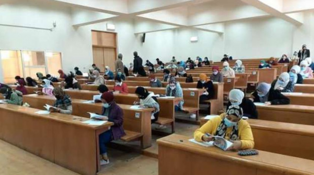 طلاب جامعات