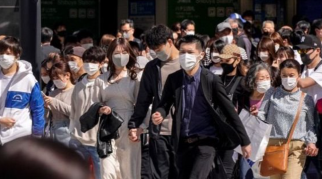 اليابان تحذر من انتشار غير مسبوق لكوفيد-19