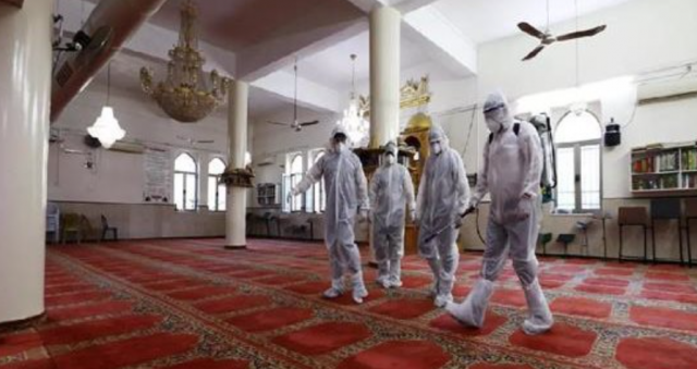 السعودية تعيد افتتاح 7 مساجد بعد تعقيمها لمواجهة كورونا