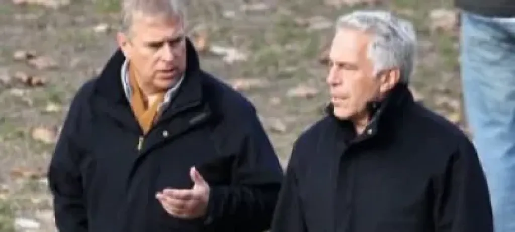 مطارات بريطانيا استخدمت فى تهريب فتيات جيفرى ابستين.. ما القصة؟