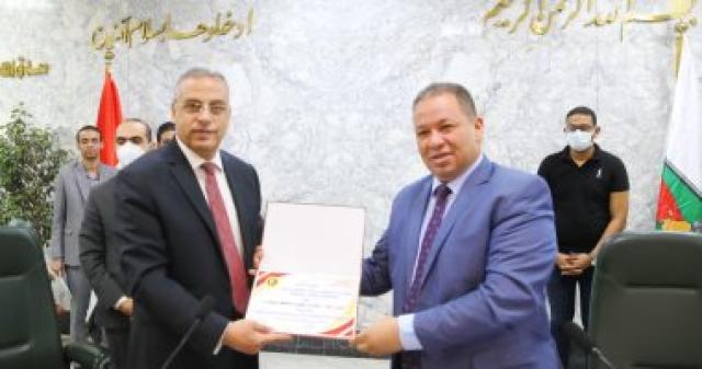محافظ سوهاج يفتتح الندوة التعريفية الأولى لمدرسة المتفوقين للعلوم والتكنولوجيا