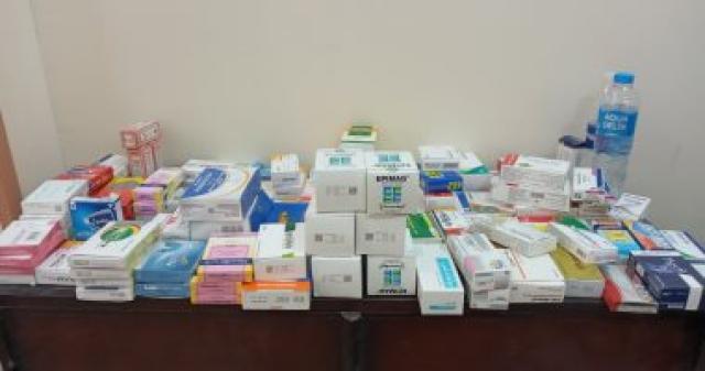 محافظ أسيوط: غلق وتشميع 12 منشأة طبية غير مرخصة وضبط 4705 علب أدوية فاسدة