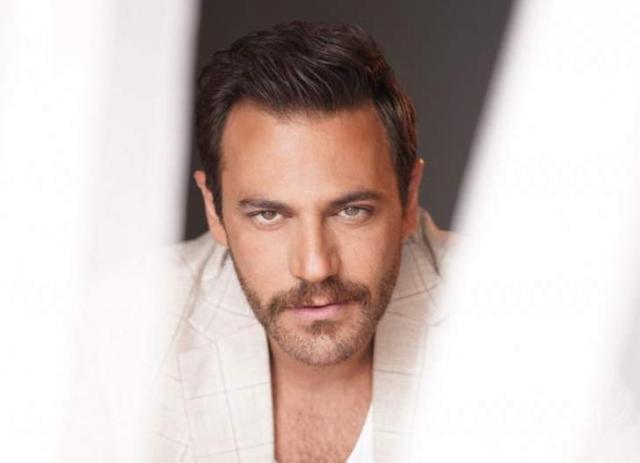  نيكولا معوض