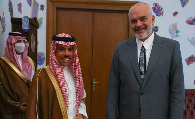 وزير الخارجية السعودي يعقد جلسة مباحثات رسمية مع رئيس وزراء ألبانيا