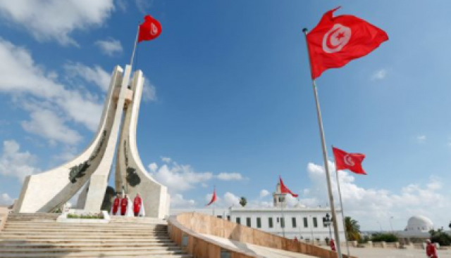 تونس.. الاتحاد العام للشغل يدعو لانتخابات مبكرة ووضع دستور جديد