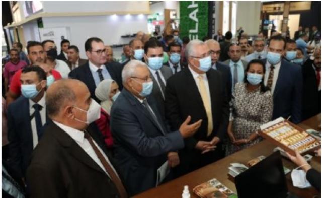 بمشاركة 250 شركة متخصصة .. وزير الزراعة يفتتح المعرض الزراعي الدولي ”صحاري”