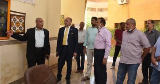 وفد ”القومية للبريد” يعاين موقع إنشاء مكتب بجامعة الأقصر.. صور