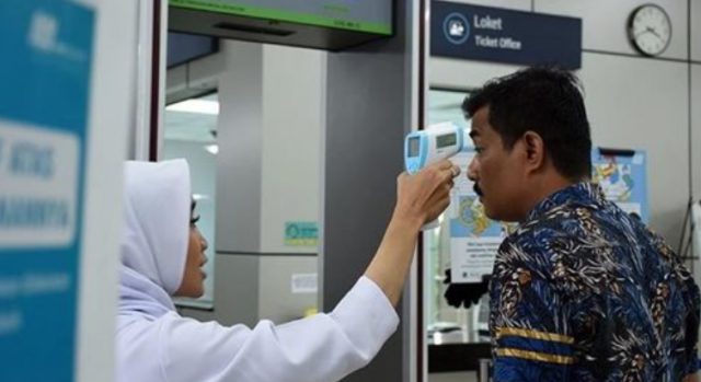 324 وفاة وأكثر من 14 ألف إصابة جديدة بفيروس كورونا في ماليزيا