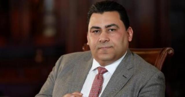 عادل حامد الرئيس التنفيذى للشركة المصرية للاتصالات