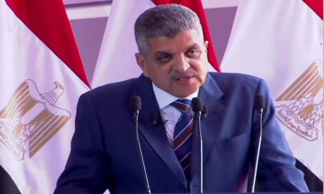 الفريق أسامة ربيع يفجر مفاجأة عن أرباح قناة السويس