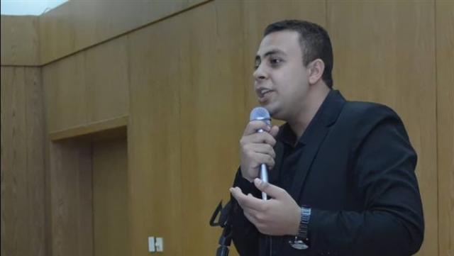 الشاعر مؤمن عز الدين