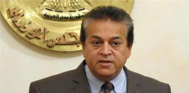 خالد عبد الغفار يعلن خطة وزارة الصحة لمواجهة التقلبات الجوية