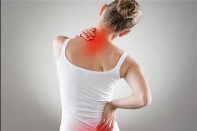 ”عصير الأناناس” يقلل الألم والتورم في التهاب المفاصل