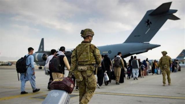 أبواب سرية.. كشف كواليس جديدة للإجلاء الأمريكي من مطار كابول