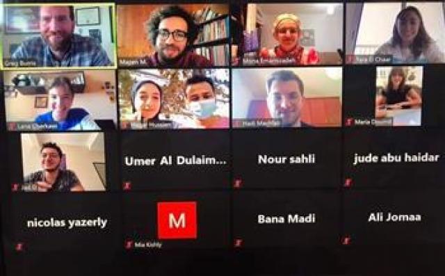 جلسة نقاشية لطلاب الجامعة الأمريكية ببيروت عن نكات للمسلحين