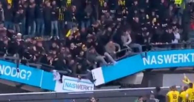 بالفيديو ..انهيار مدرج جماهير فيتيس خلال الاحتفال مع اللاعبين بالدوري الهولندي