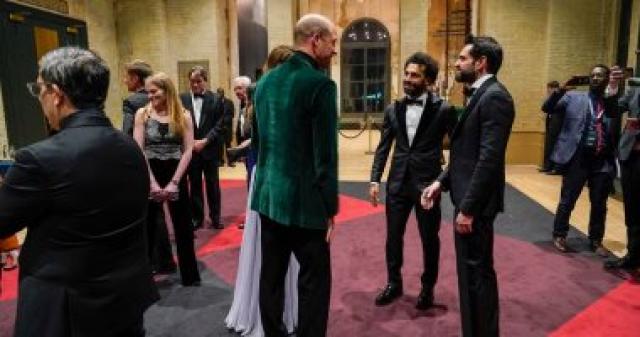 محمد صلاح حديث صحف إنجلترا بعد حفل إيرث شوت وحواره مع الأمير ويليام