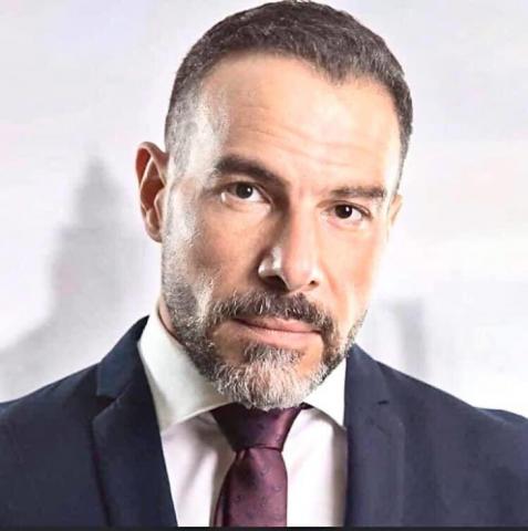 الفنان محمد خميس