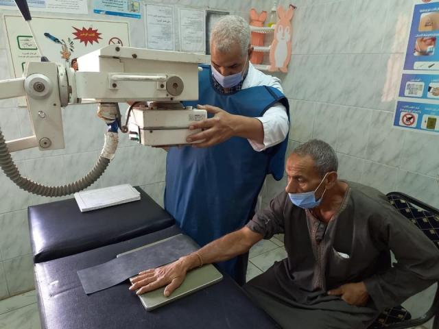 الكشف على 1154 مريضا بقافلة طبية علاجية بقرية كفر المحمدية مركز ميت غمر