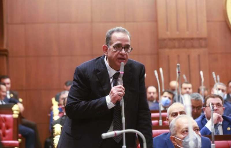 طارق عبد العزيز يطالب بتكريم المواطن المصري البطل بتمثال وجدارية بالعاصمة الإدارية