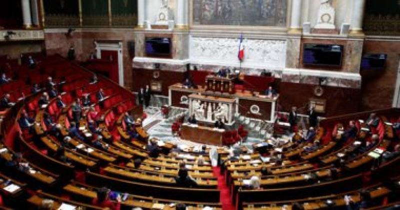 البرلمان الفرنسى يوافق على التحقيق في قضايا الاعتداءات الجنسية بالسينما