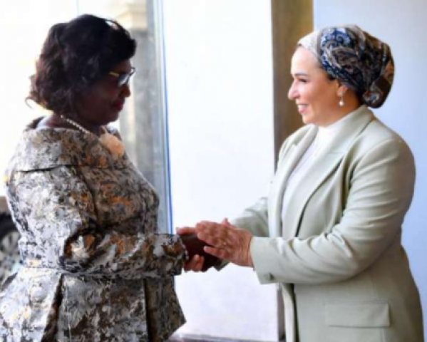 السيدة انتصار السيسي وسيدة جمهورية إفريقيا الوسطى الأولى