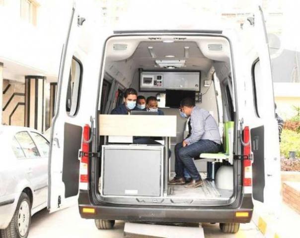 سيارات متنقلة لتقديم الخدمات التكنولوجية للمواطنين بقرى بنى سويف