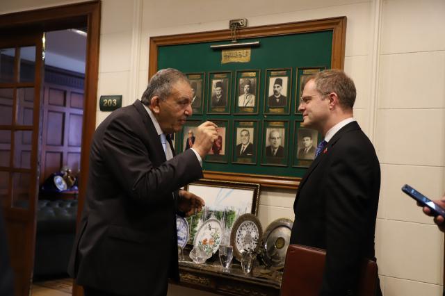 «غرفة الإسكندرية» تستقبل سفير بريطانيا لبحث سبل التعاون