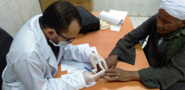 الكشف على 1155 مواطن خلال قافلة طبية مجانية بقرية الشيخ شبل فى سوهاج
