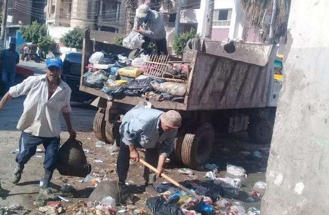 رفع 140 طن قمامة وتراكمات مخلفات من شوارع حي ثان المحلة