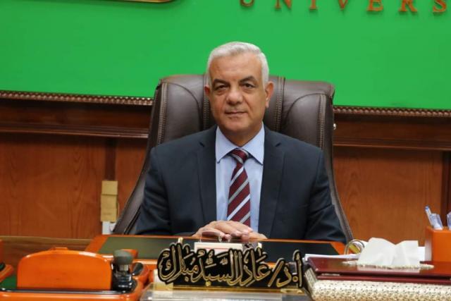 الدكتور عادل مبارك