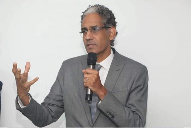 النائب طارق تهامي