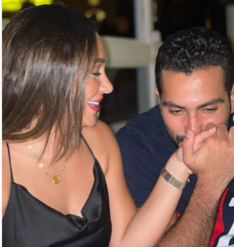راندا رياض تتغزل في زوجها محمد الشرنوبي