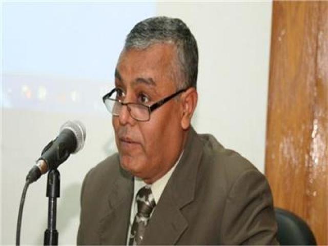الدكتور يوسف غرباوى رئيس جامعة جنوب الوادى