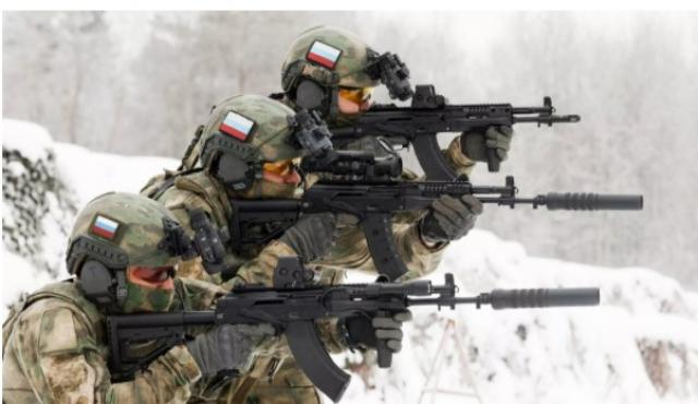3 نسخ من بندقية كلاشنيكوف الروسية تشارك في ”إيديكس 2021”