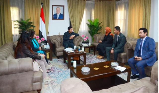 السفير اليمنى بالقاهرة يستقبل وفد ممثل عن المنتدى الإقليمي للمرأة والأمن والسلام