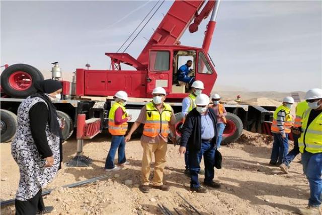 وفد رفيع المستوى من الوكالة الأمريكية للتنمية يتفقد محطة المياه بإسنا