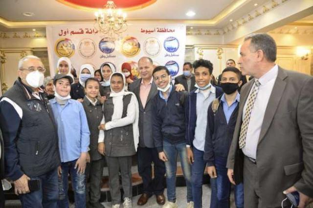 محافظ أسيوط وأمين حزب مستقبل وطن يشهدان انطلاق مسابقة «أوائل الطلبة»